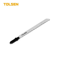 Tolsen saw shown in its packaging