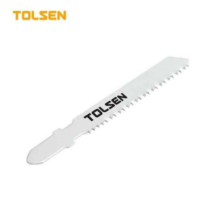 Tolsen saw shown in its packaging