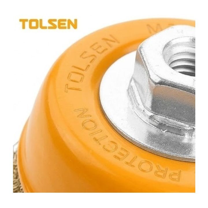 Close-up detail of the Tolsen paint brush