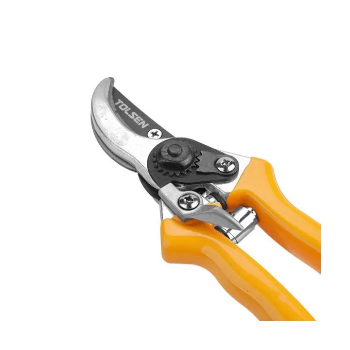Tolsen gardening tool shown in its packaging