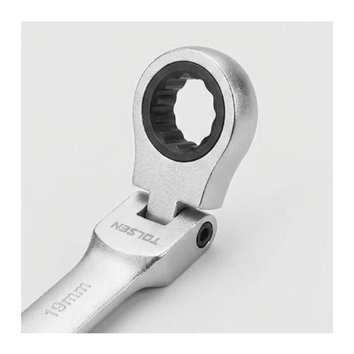 Close-up detail of the Tolsen spanner